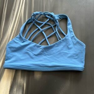 Lululemon free to be wild sports bra size 4